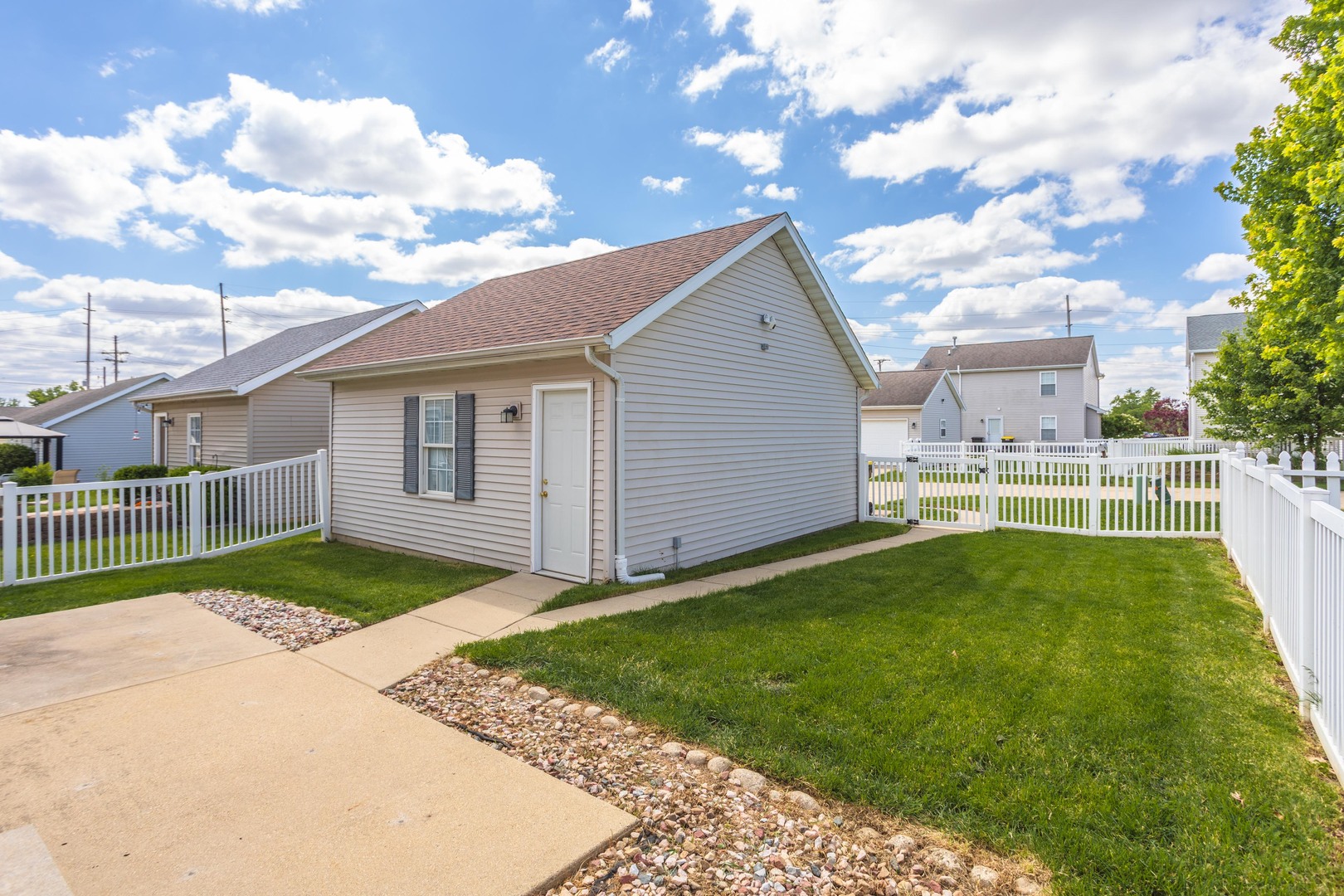 1109 Chippewa Street Normal, IL 61761 - Photo 8 of 39