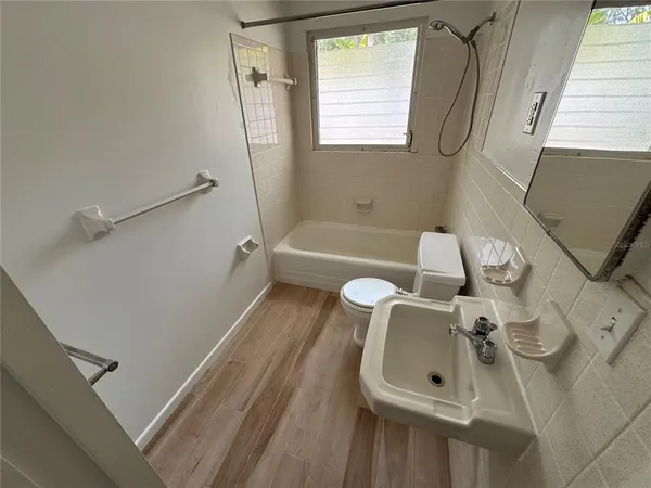 $1,000 | 242 Cedar Street, Unit 11, Englewood, FL 34223