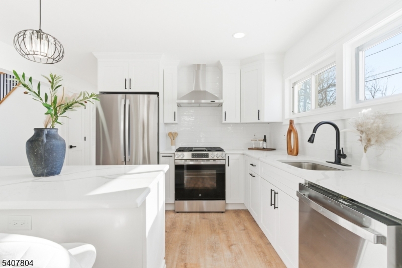 2 Gold Street Green Brook, NJ 08812 - Photo 11 of 35