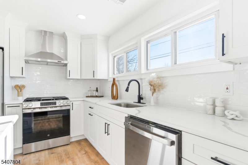 2 Gold Street Green Brook, NJ 08812 - Photo 12 of 35