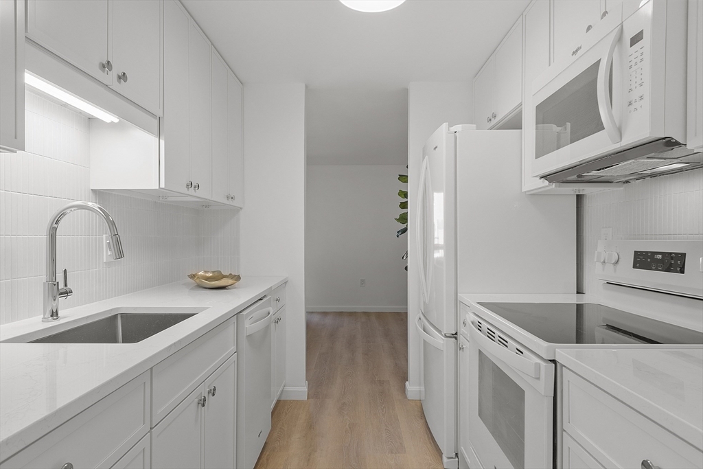 61 Patrick Road, Unit 61 Tewksbury, MA 01876 - Photo 10 of 39