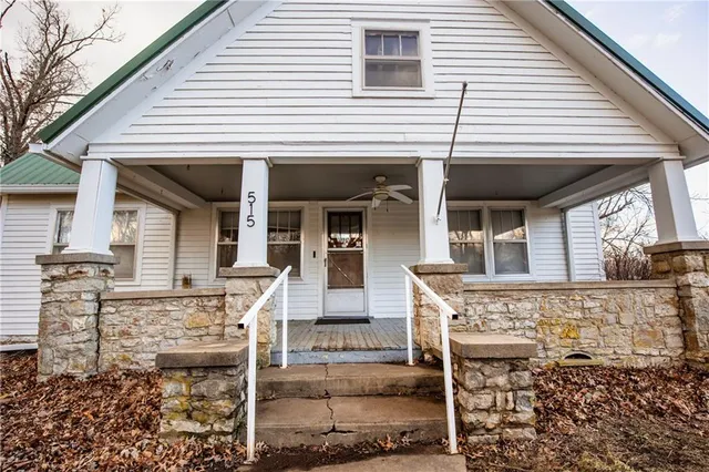 $159,000 | 515 East Kansas Avenue, Blue Mound, KS 66010