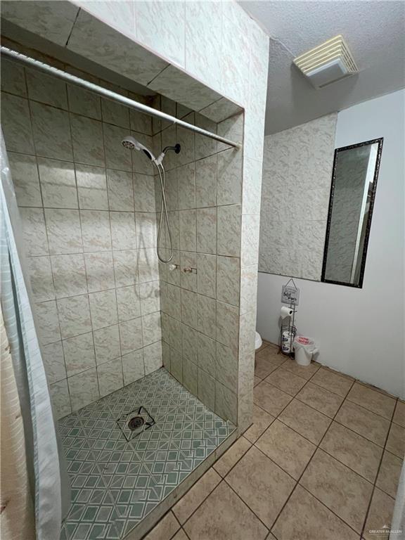 414 Mockingbird Lane Mercedes, TX 78570 - Photo 11 of 27 a bathroom with a shower