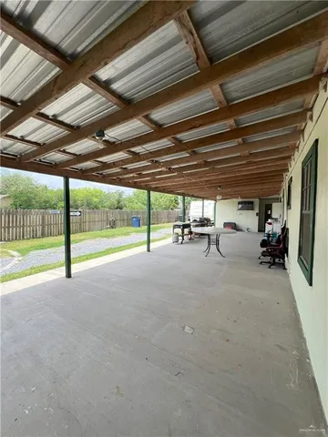 a view of a room with an empty space