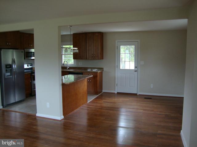 12100 North Keys Road Brandywine, MD 20613 - Photo 3 of 11 Dining Room