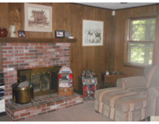 42 Barefoot Hill Road Sharon, MA 02067 - Photo 4 of 12 Gallery Image 4