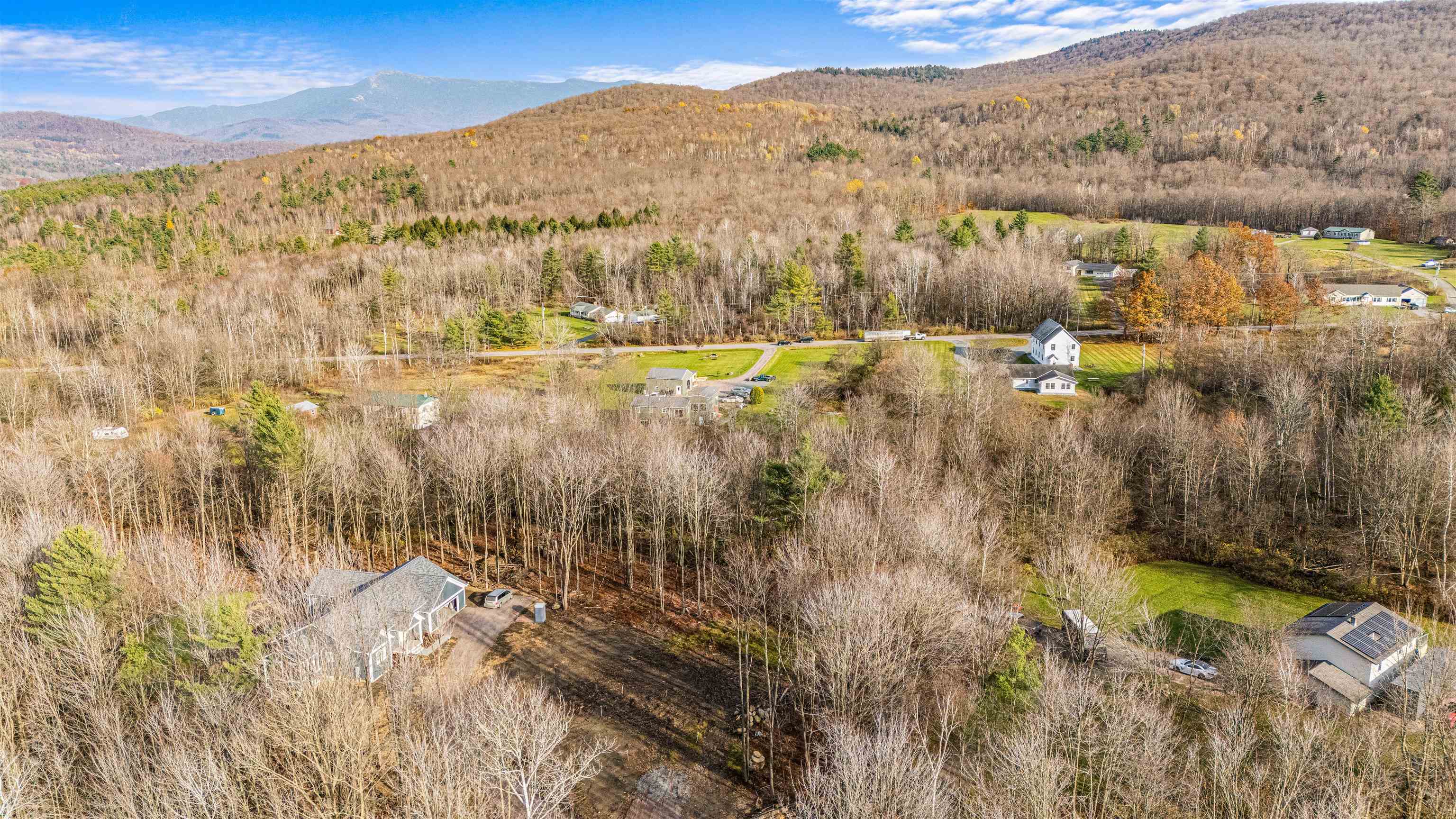 79 Hawthorn Lane Jericho, VT 05465 - Photo 4 of 46