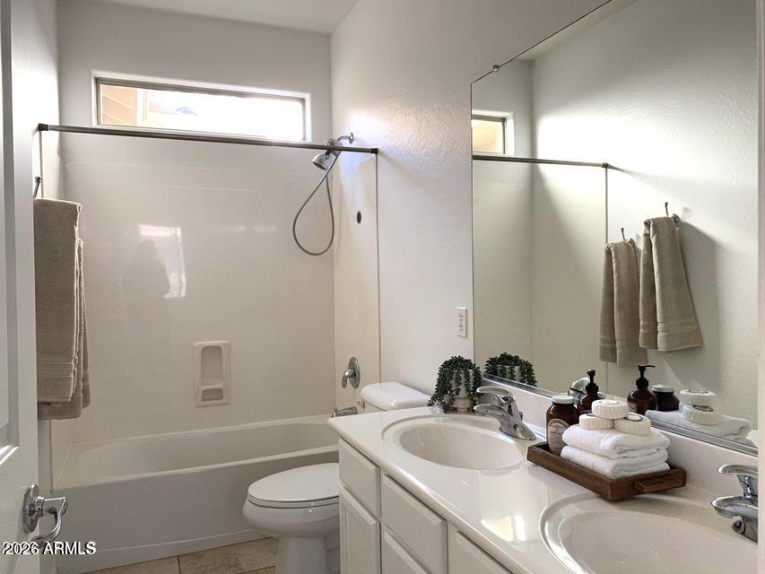6857 South Birdie Way Gilbert, AZ 85298 - Photo 9 of 12 Guest Bathroom!