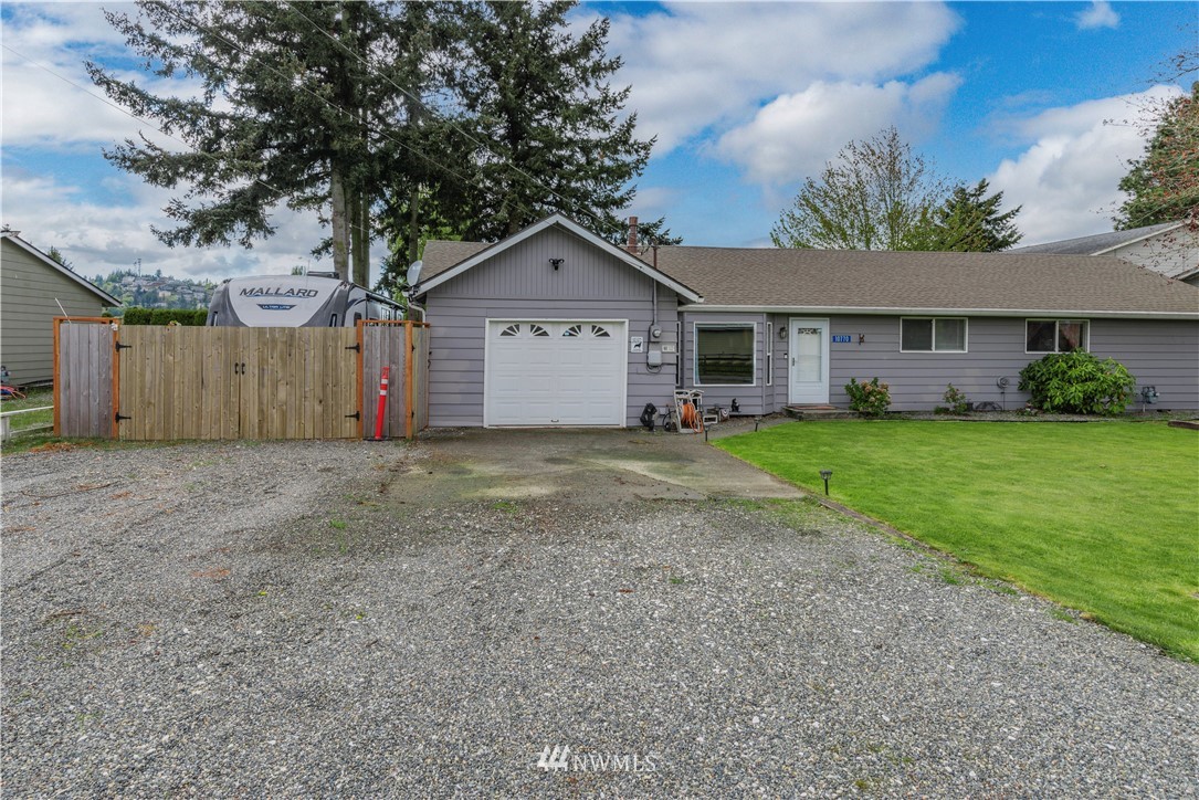10770 Peter Anderson Road Burlington, WA 98233 - Photo 3 of 25 Gallery Image 3