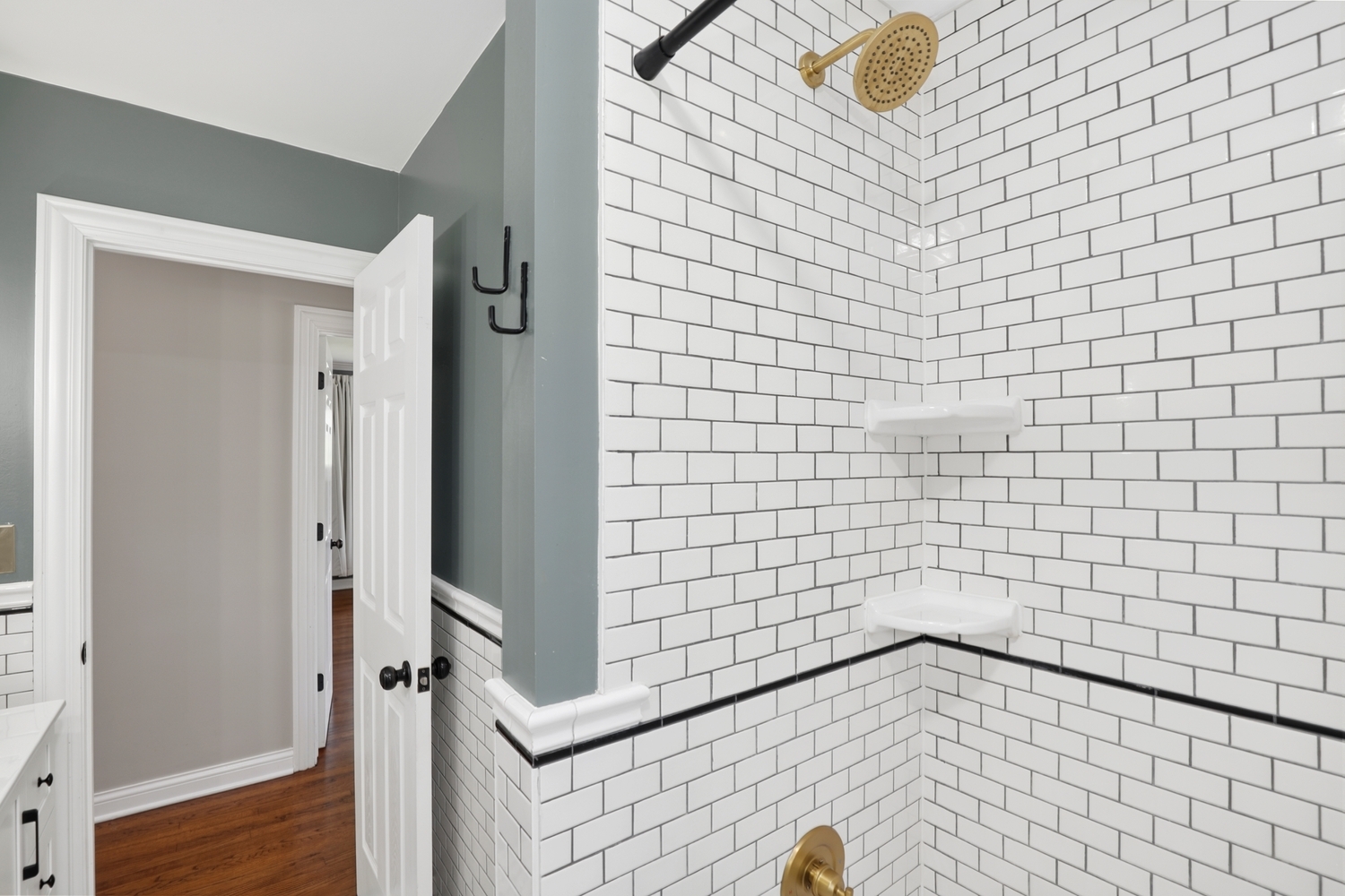 N741 Barry Avenue Wheaton, IL 60187 - Photo 14 of 25
