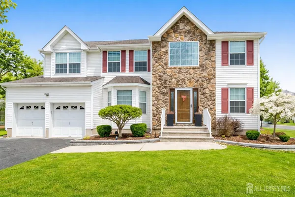 $870,000 | 22 Ginger Drive, Edison, NJ 08837