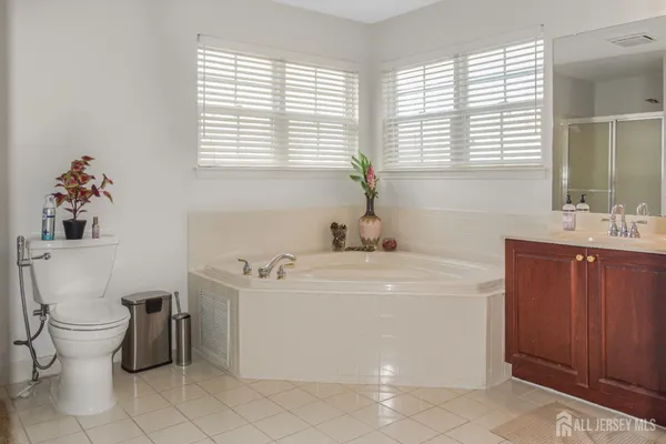 $870,000 | 22 Ginger Drive, Edison, NJ 08837