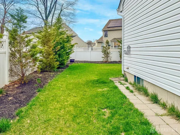 $870,000 | 22 Ginger Drive, Edison, NJ 08837