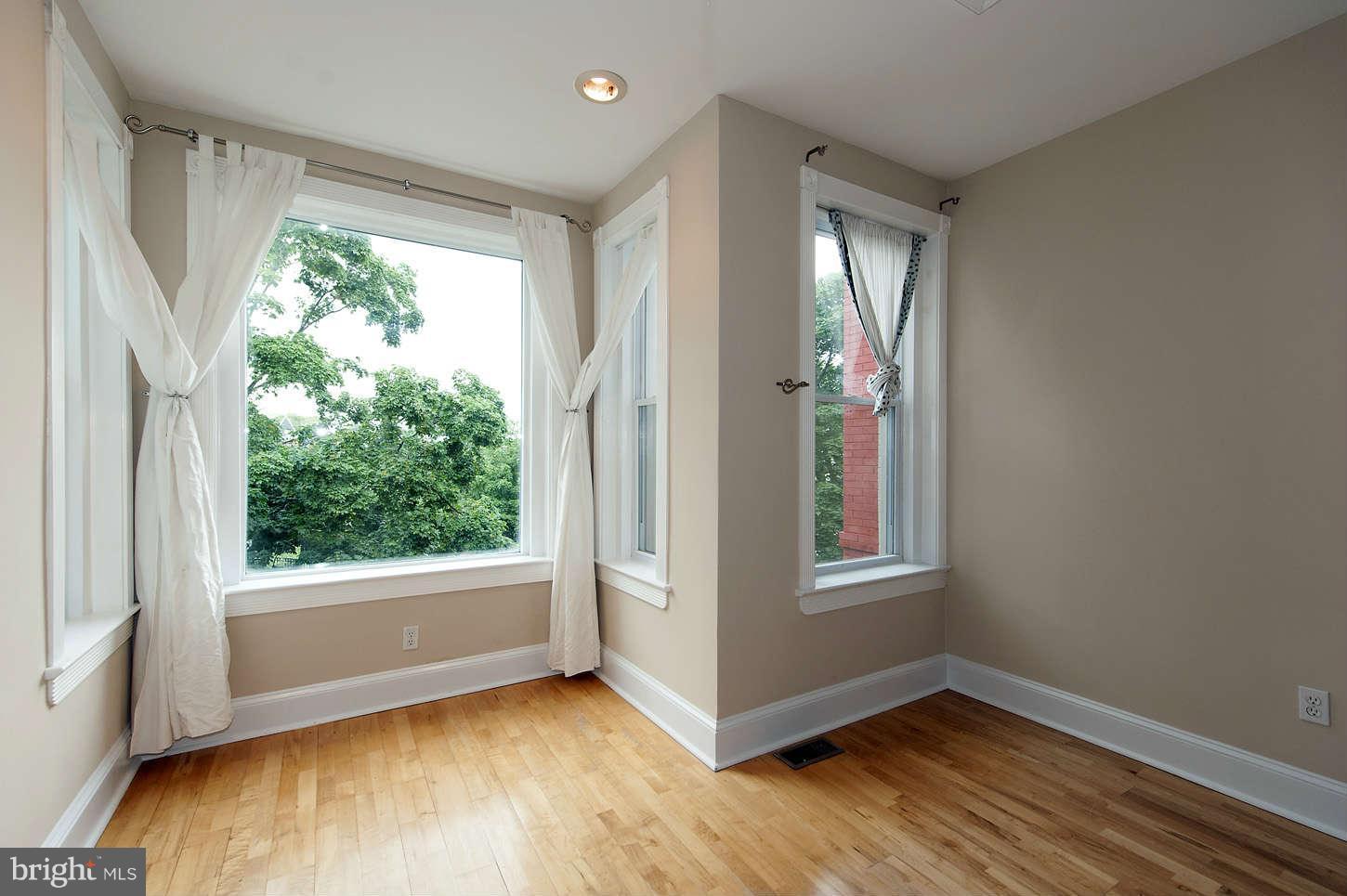 443 12th Street Northeast Washington, DC 20002 - Photo 16 of 24 Bath Master