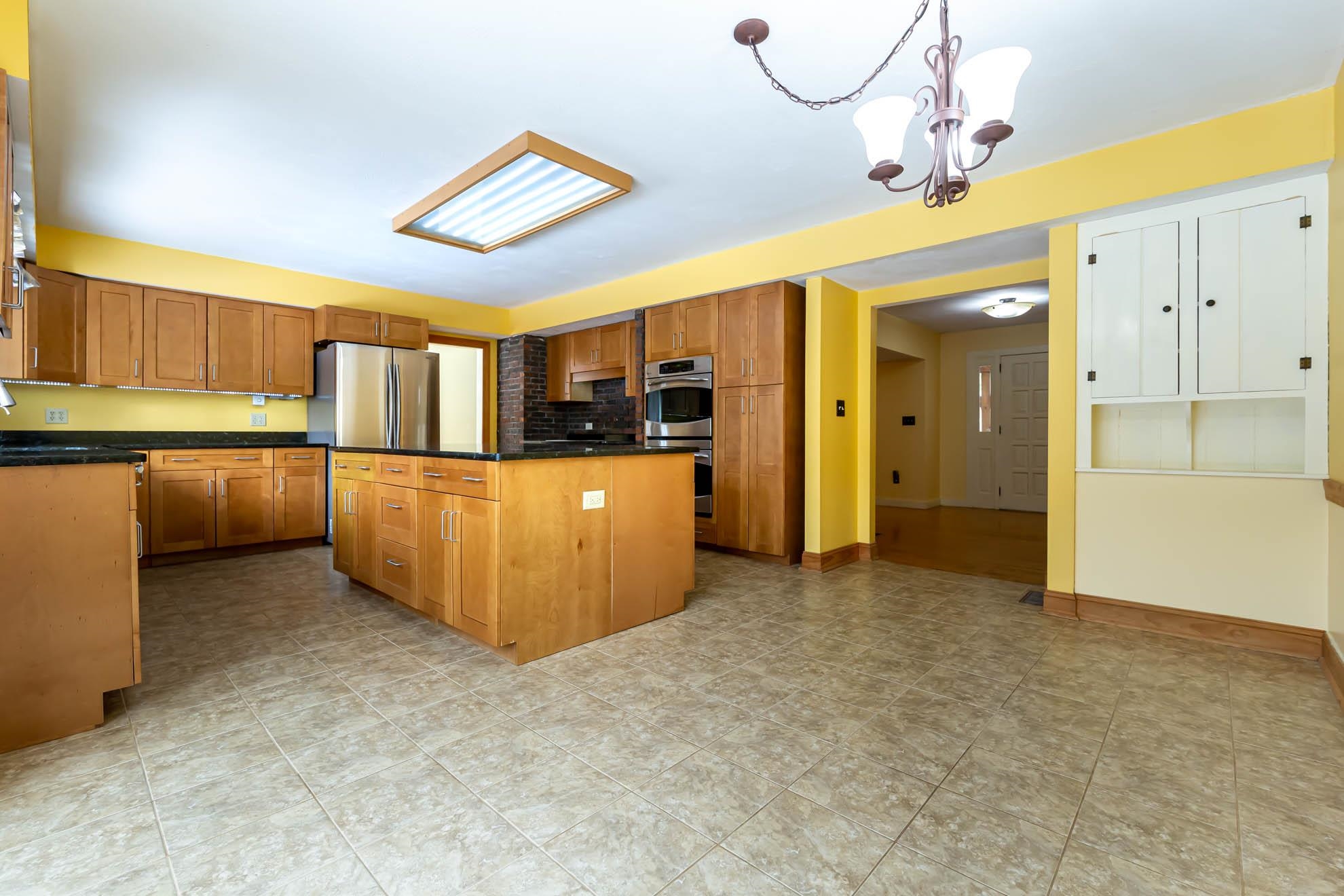 34 Chestnut Hill Road Amherst, NH 03031 - Photo 13 of 40