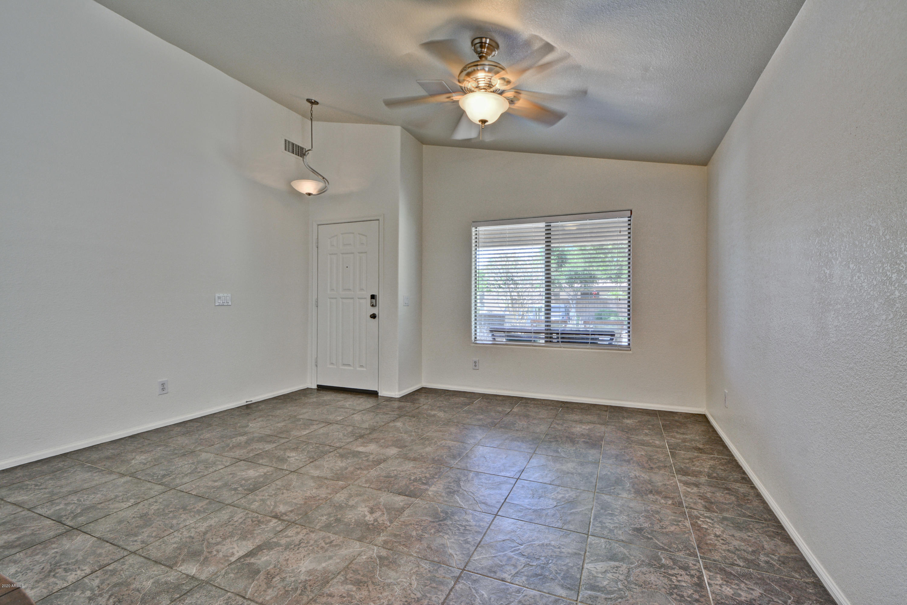 28619 North Nobel Road Phoenix, AZ 85085 - Photo 7 of 38 Nobel (7)