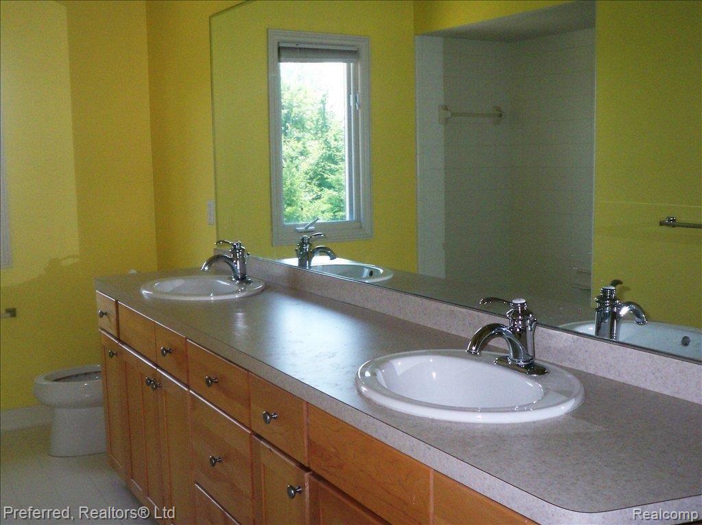 47891 Gladstone Road Canton, MI 48188 - Photo 3 of 17 Main Bath on 2nd Floor