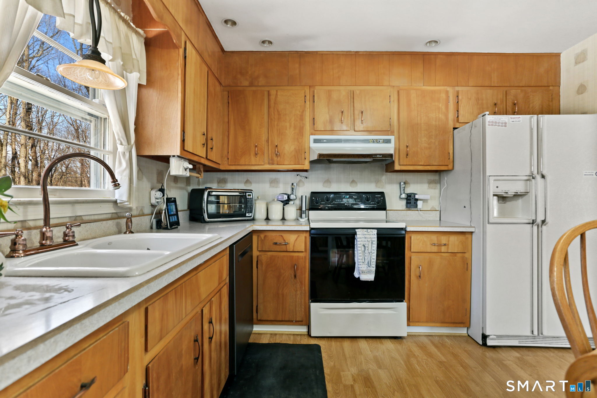 97 Greenbrier Road Trumbull, CT 06611 - Photo 19 of 45