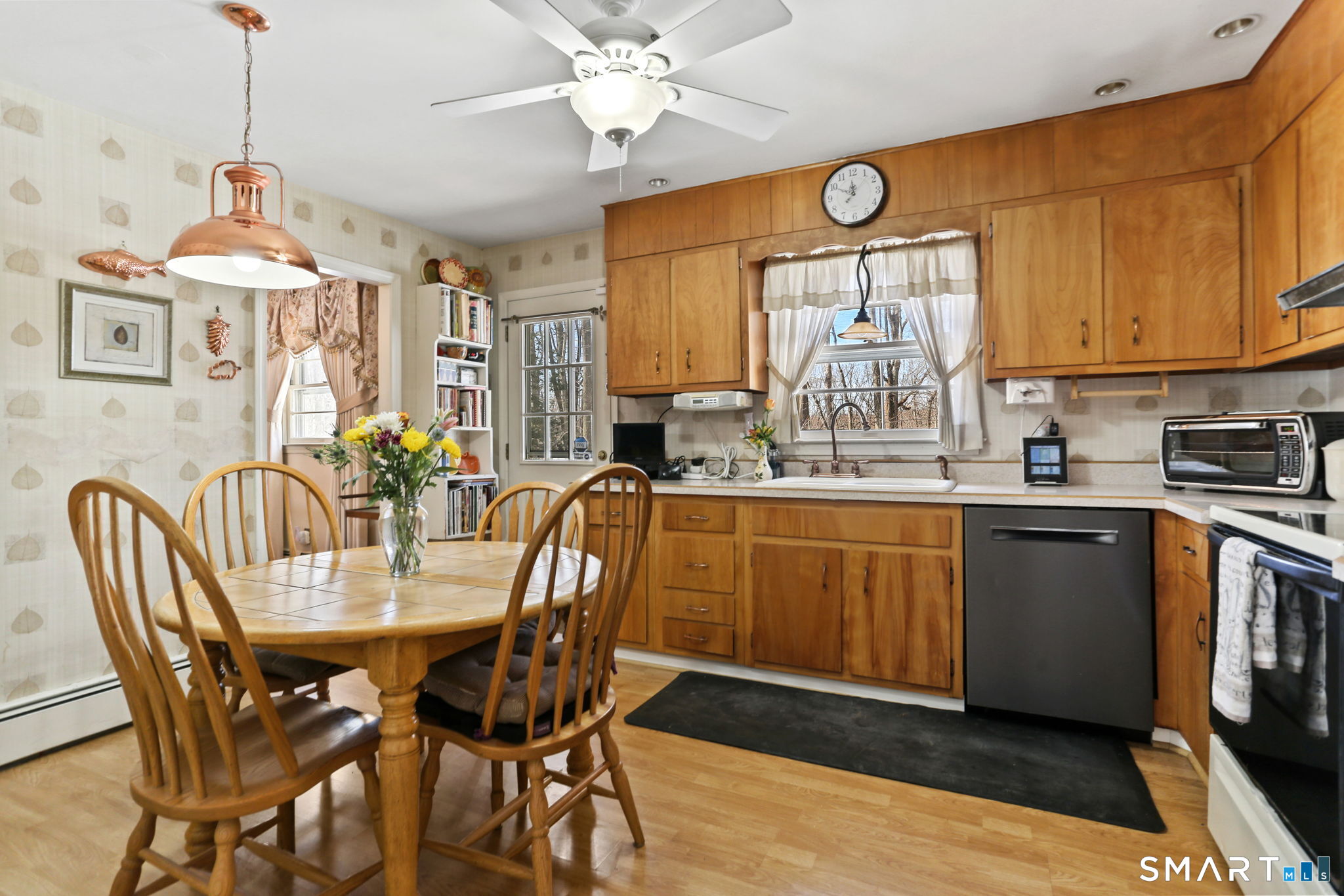 97 Greenbrier Road Trumbull, CT 06611 - Photo 21 of 45