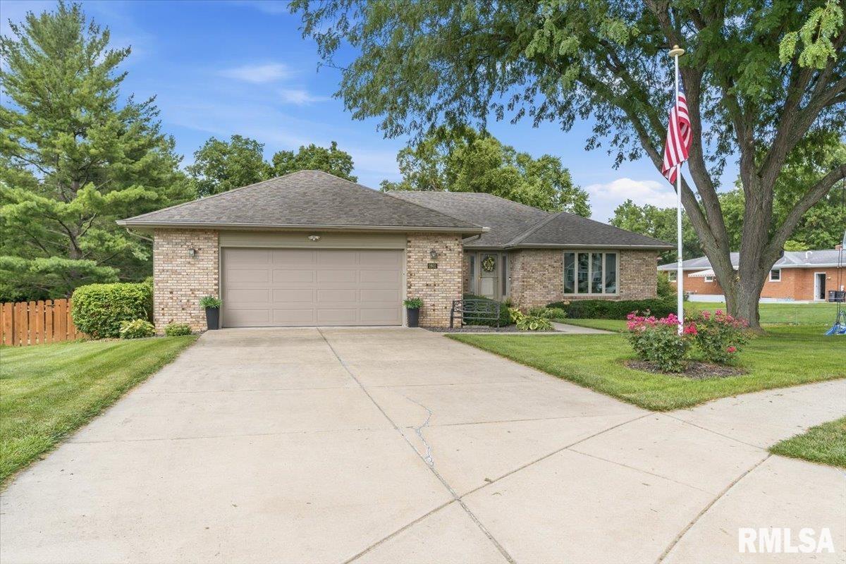 2601 Meadow Pointe Drive Springfield, IL 62702 - Photo 1 of 46