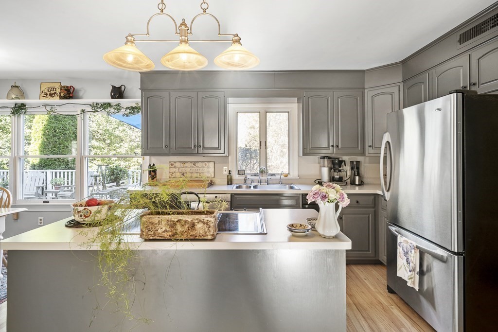 386 Commonwealth Road Wayland, MA 01778 - Photo 2 of 22 Gallery Image 2