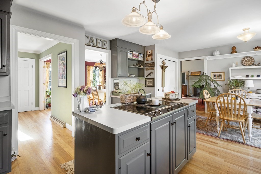 386 Commonwealth Road Wayland, MA 01778 - Photo 4 of 22 Gallery Image 4