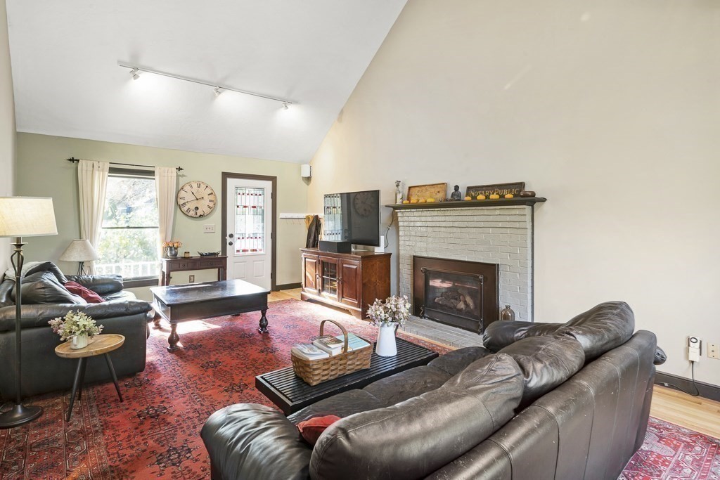 386 Commonwealth Road Wayland, MA 01778 - Photo 7 of 22 Gallery Image 7