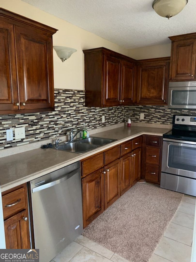 205 Augusta Way Hinesville, GA 31313 - Photo 8 of 21