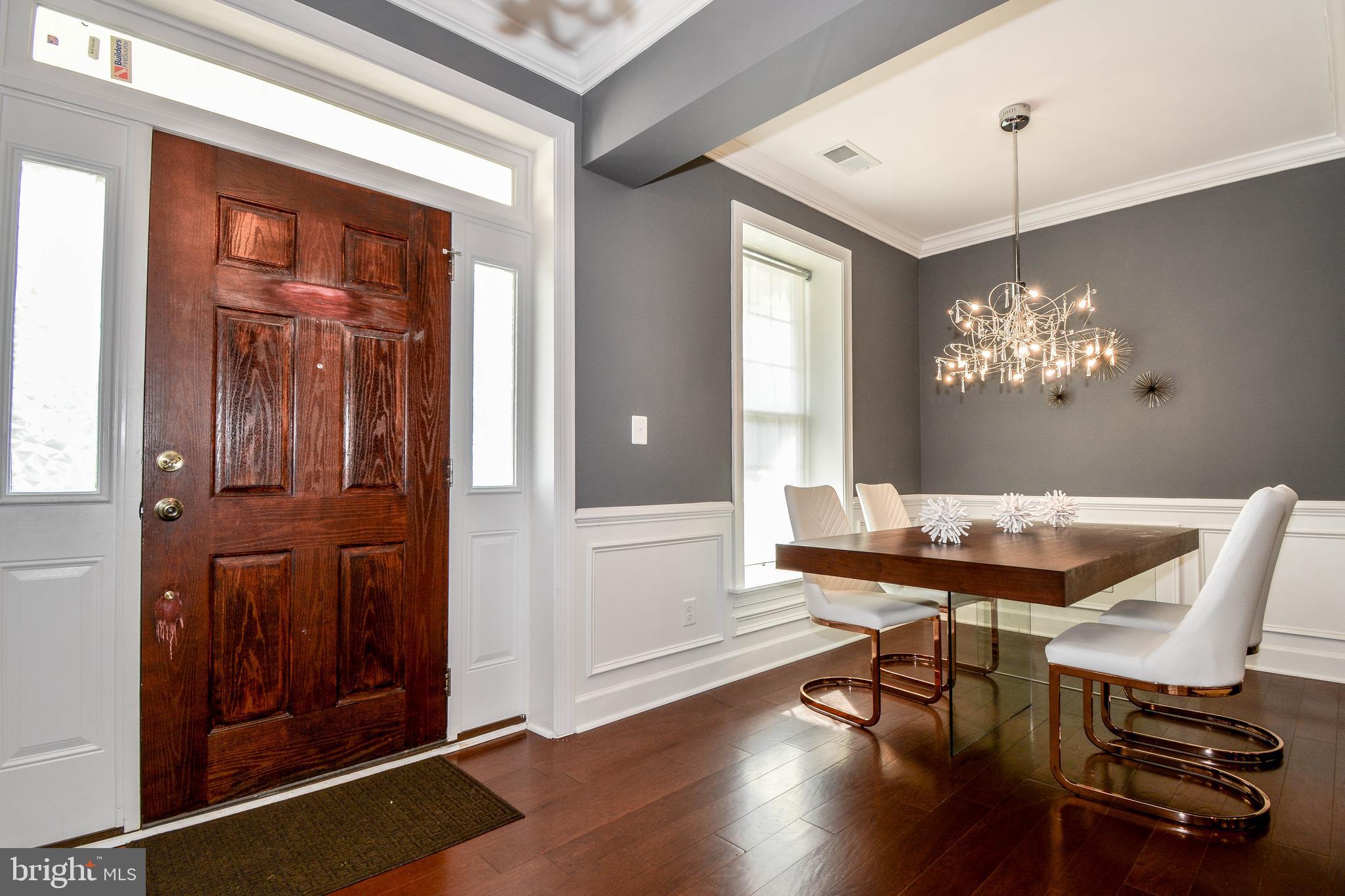 5219 Dalton Road Springfield, VA 22151 - Photo 3 of 46 Entrance