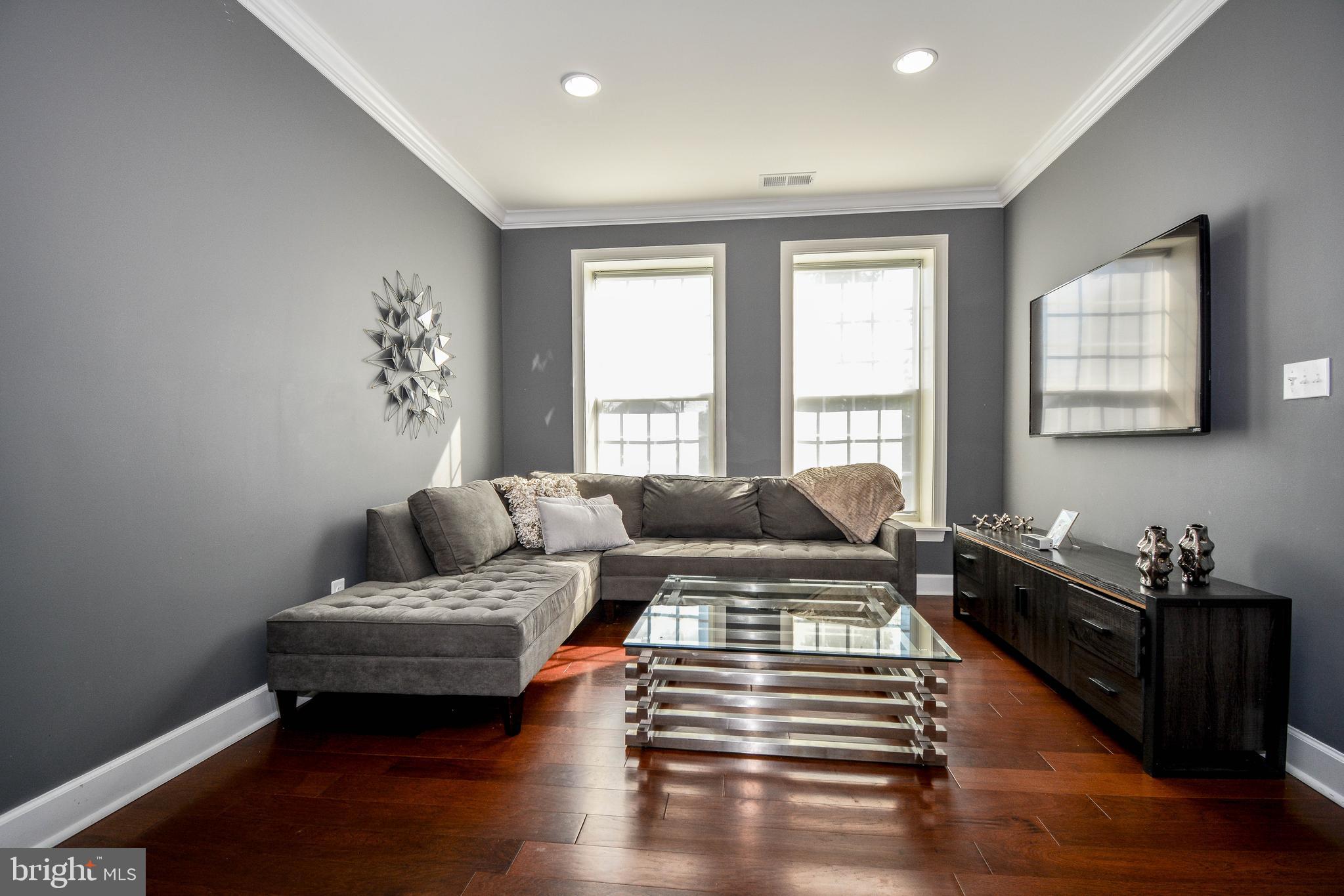 5219 Dalton Road Springfield, VA 22151 - Photo 22 of 46 Living area