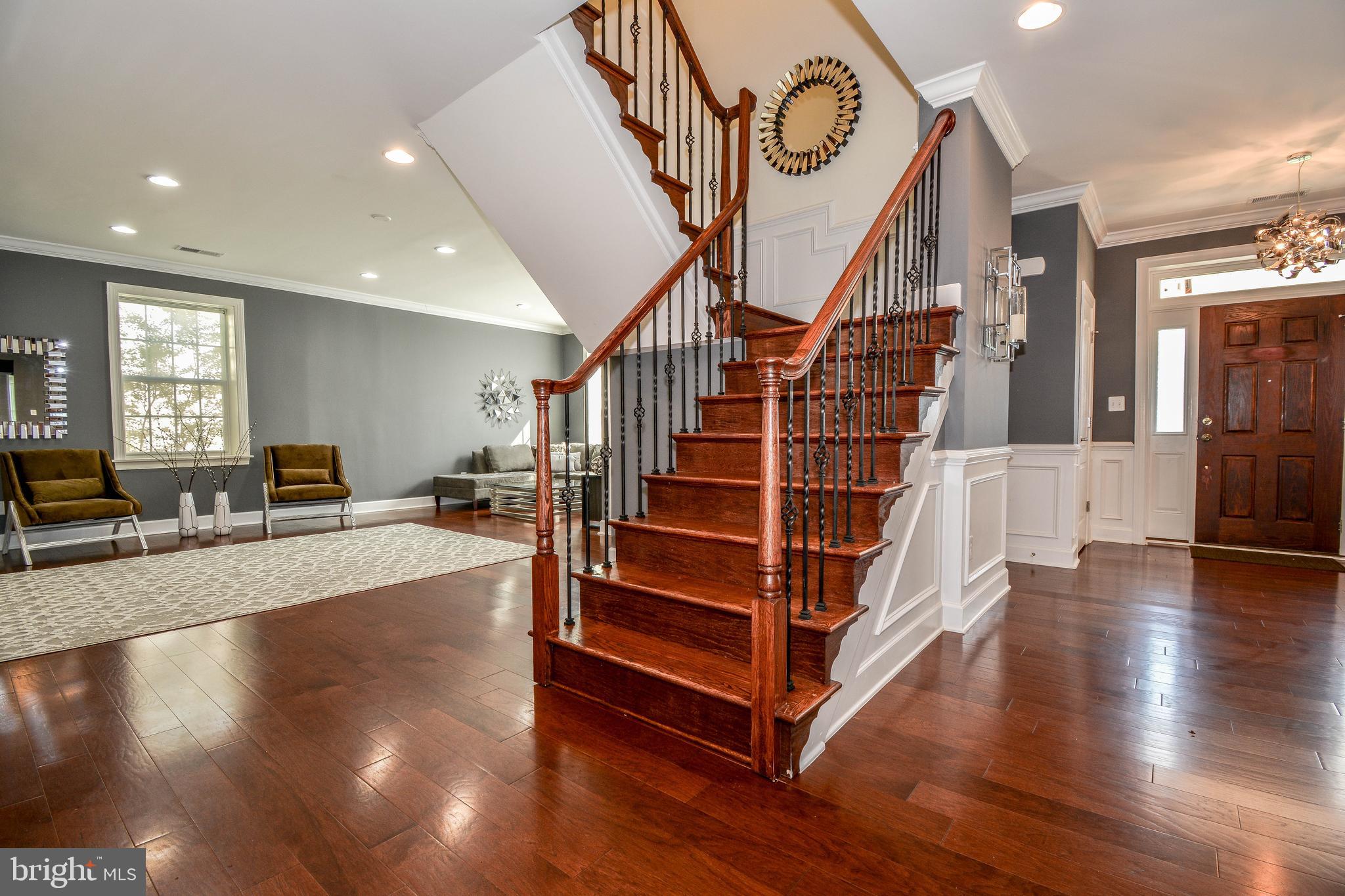 5219 Dalton Road Springfield, VA 22151 - Photo 25 of 46 Stairs detail