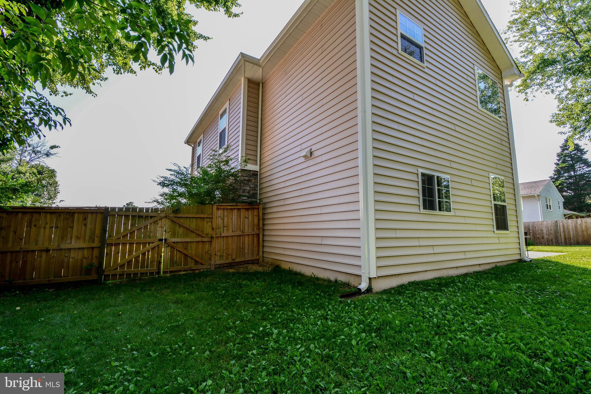 5219 Dalton Road Springfield, VA 22151 - Photo 46 of 46 Fenced yard