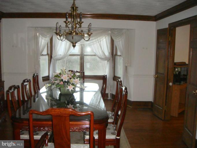 1636 Crowell Road Vienna, VA 22182 - Photo 3 of 7 Dining Room