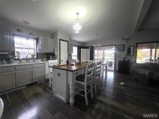 $465,000 | 6 Heron Lane, High Hill, MO 63350