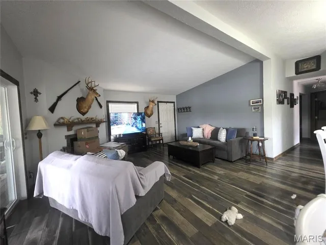 $465,000 | 6 Heron Lane, High Hill, MO 63350