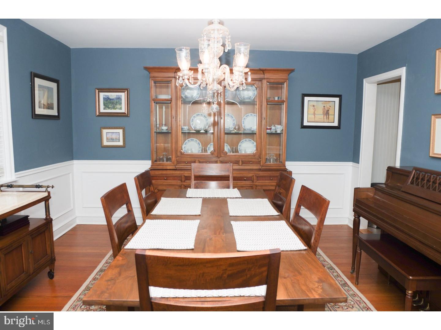 142 Rockglen Road Wynnewood, PA 19096 - Photo 3 of 24