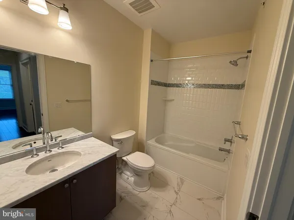 $3,475 | 200 North Sycamore Street, Unit 3I, Newtown, PA 18940