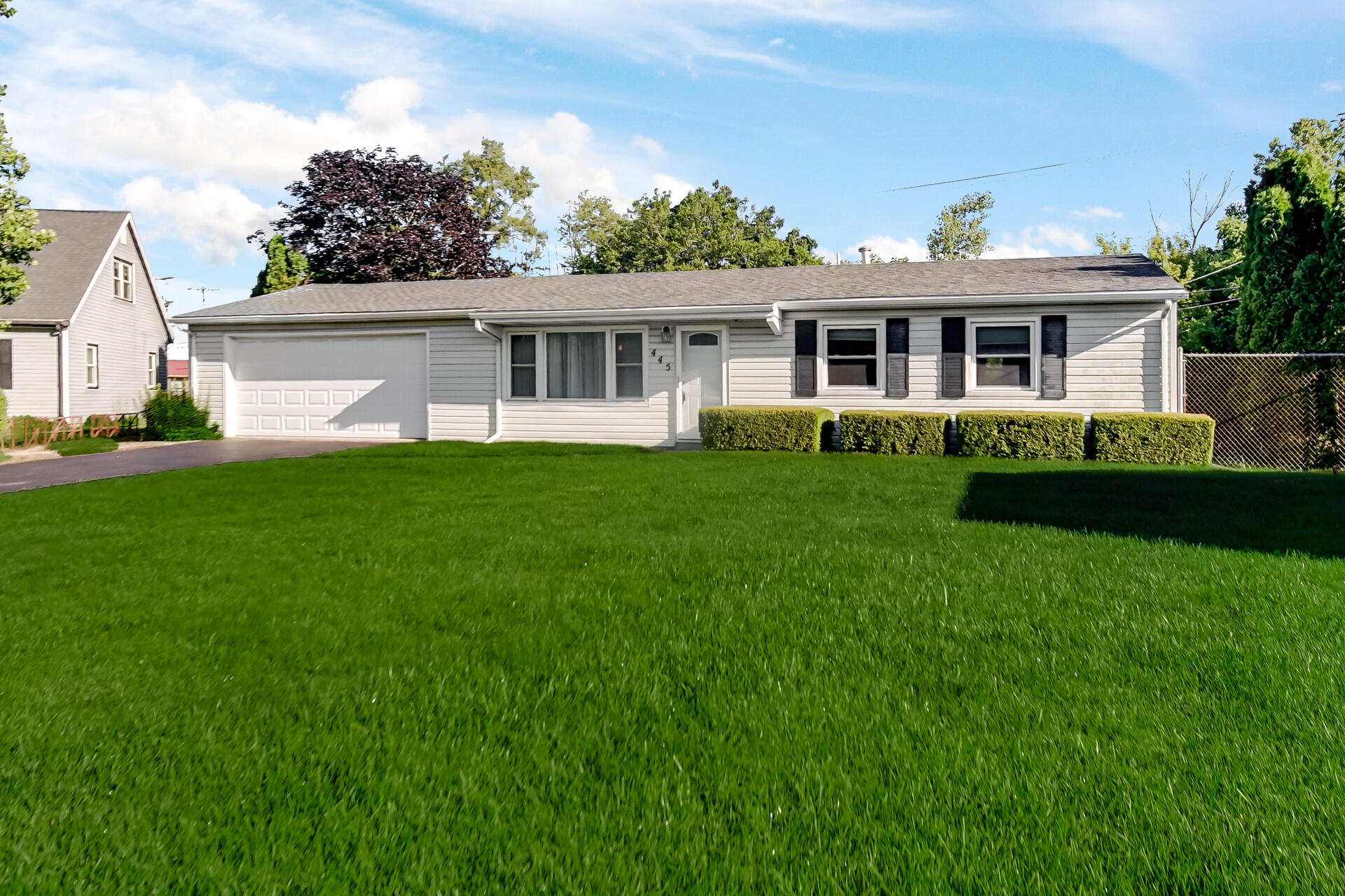 445 Plymouth Road Valparaiso, IN 46385 - Photo 3 of 31 1920x1280