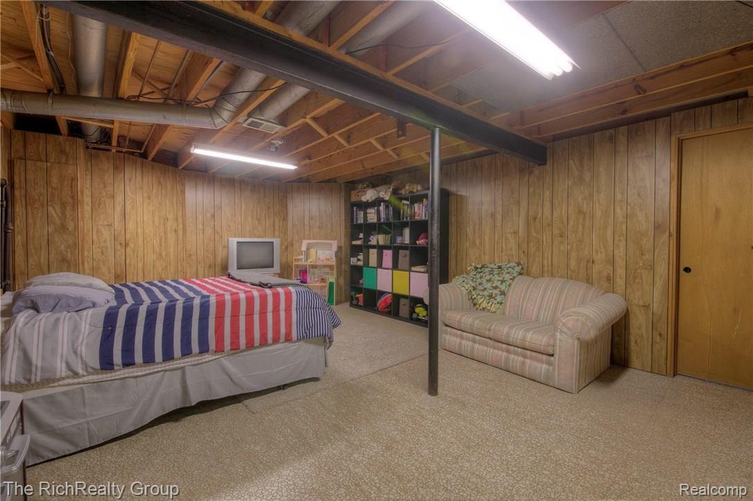 46513 Maidstone Road Canton, MI 48187 - Photo 54 of 56 56_fb.jpg