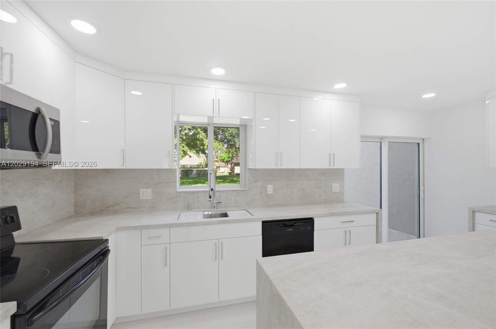 22384 Thousand Pines Lane Boca Raton, FL 33428 - Photo 10 of 70
