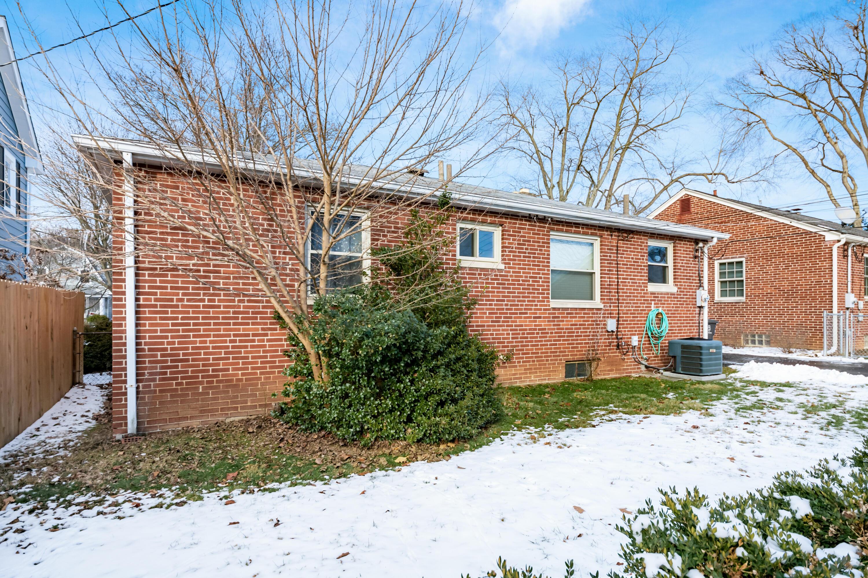 381 Garden Road Columbus, OH 43214 - Photo 6 of 40 381 Garden exterior 7