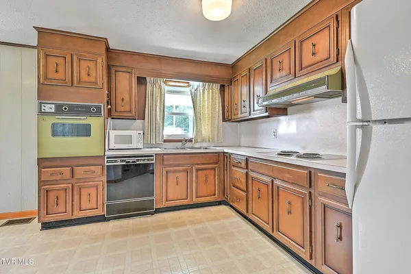 $315,700 | 289 Hilton Road, Gate City, VA 24251