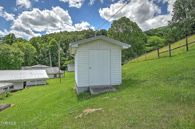 $315,700 | 289 Hilton Road, Gate City, VA 24251