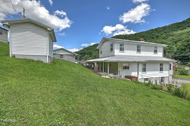 $315,700 | 289 Hilton Road, Gate City, VA 24251