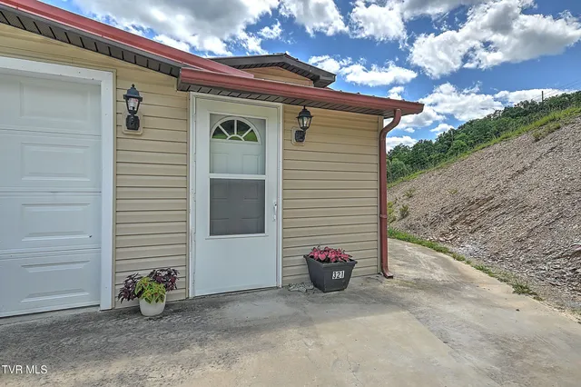 $315,700 | 289 Hilton Road, Gate City, VA 24251