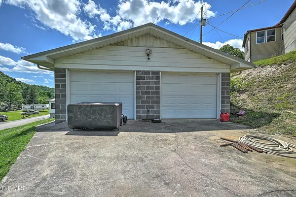 $315,700 | 289 Hilton Road, Gate City, VA 24251