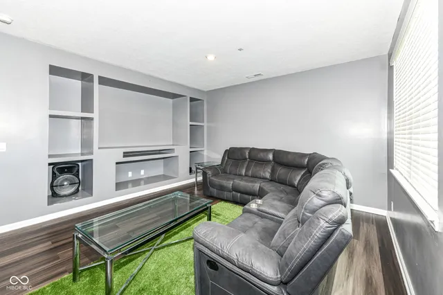 $319,900 | 10950 North Heirloom Drive, Monrovia, IN 46157