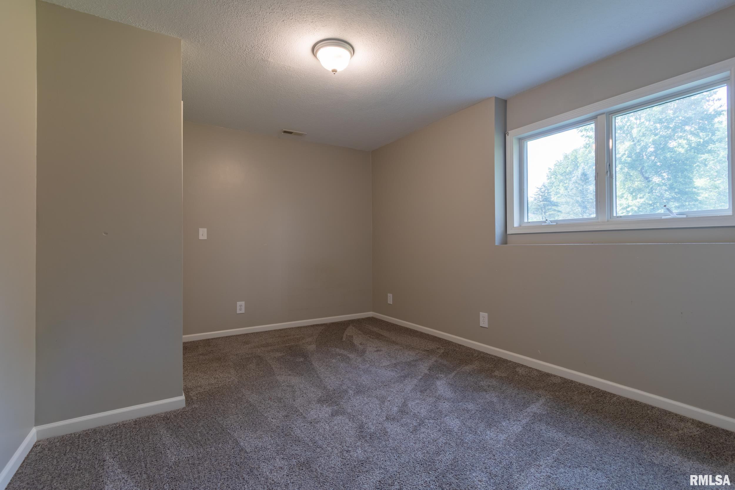 1001 Wigwam Hollow Road Macomb, IL 61455 - Photo 26 of 39