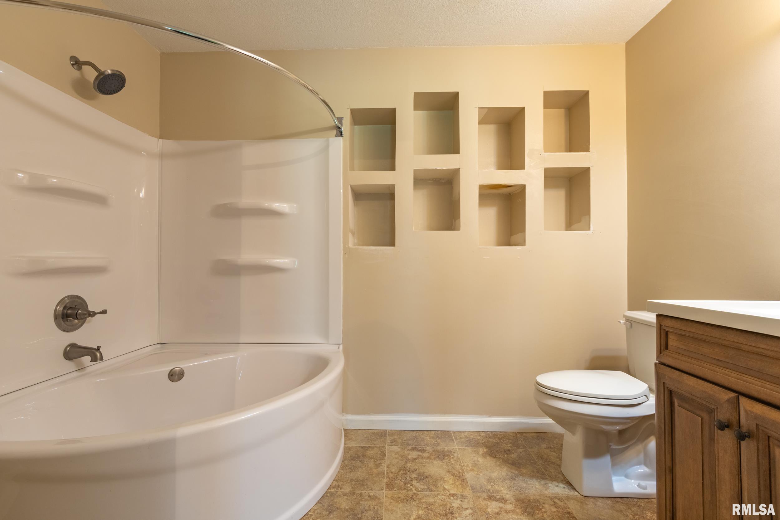 1001 Wigwam Hollow Road Macomb, IL 61455 - Photo 28 of 39