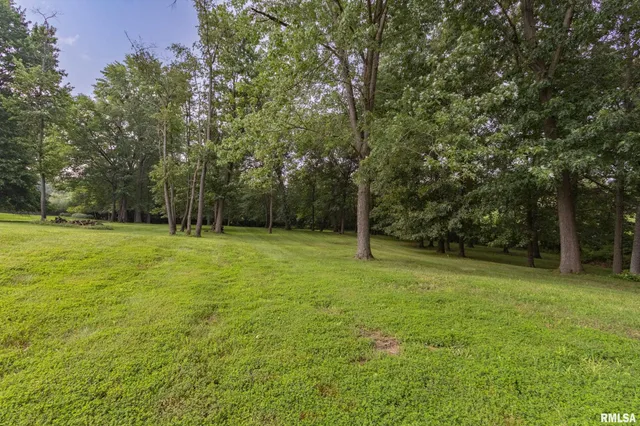$305,000 | 1001 Wigwam Hollow Road, Macomb, IL 61455